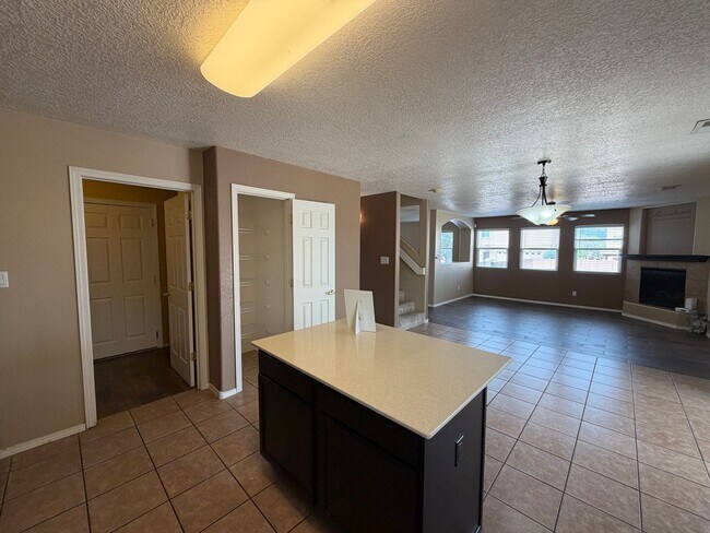 Building Photo - 4 Bedroom Home Available Near McMahon Blvd NW & Universe Blvd NW!