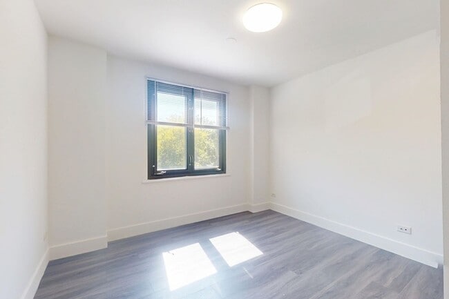 Floorplan - 1400 E. 57th Street