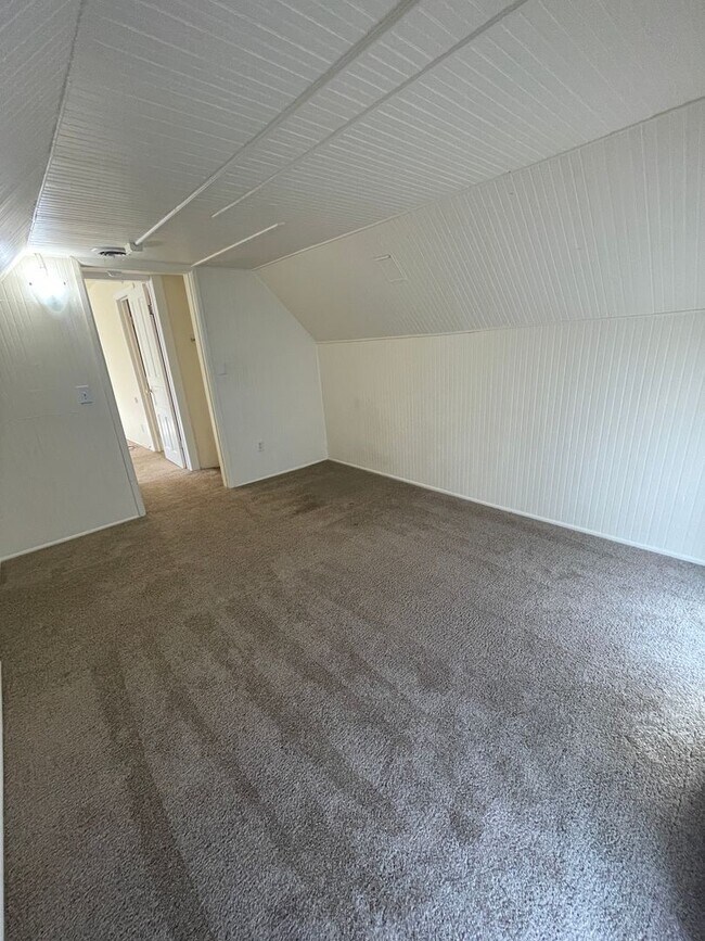 Building Photo - 516 N Adams St