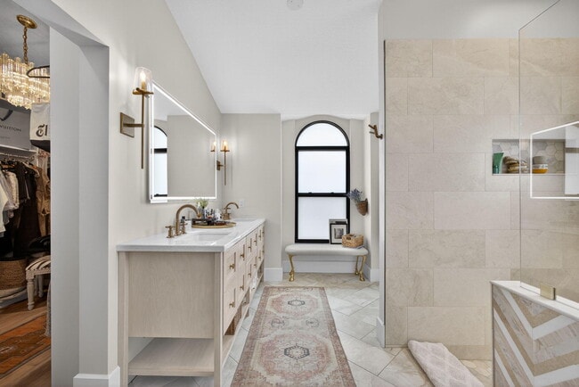 Building Photo - 12897 La Rochelle Cir