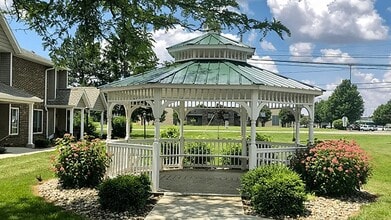 Building Photo - 1800 Oakwood Ave