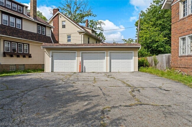 Building Photo - 2174 Westminster Rd