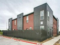 Building Photo - Modern Townhome for rent in Hurst!