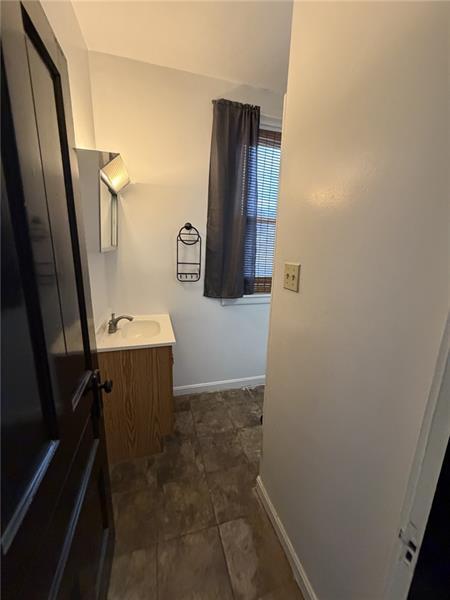 Building Photo - 510 Ivory Ave