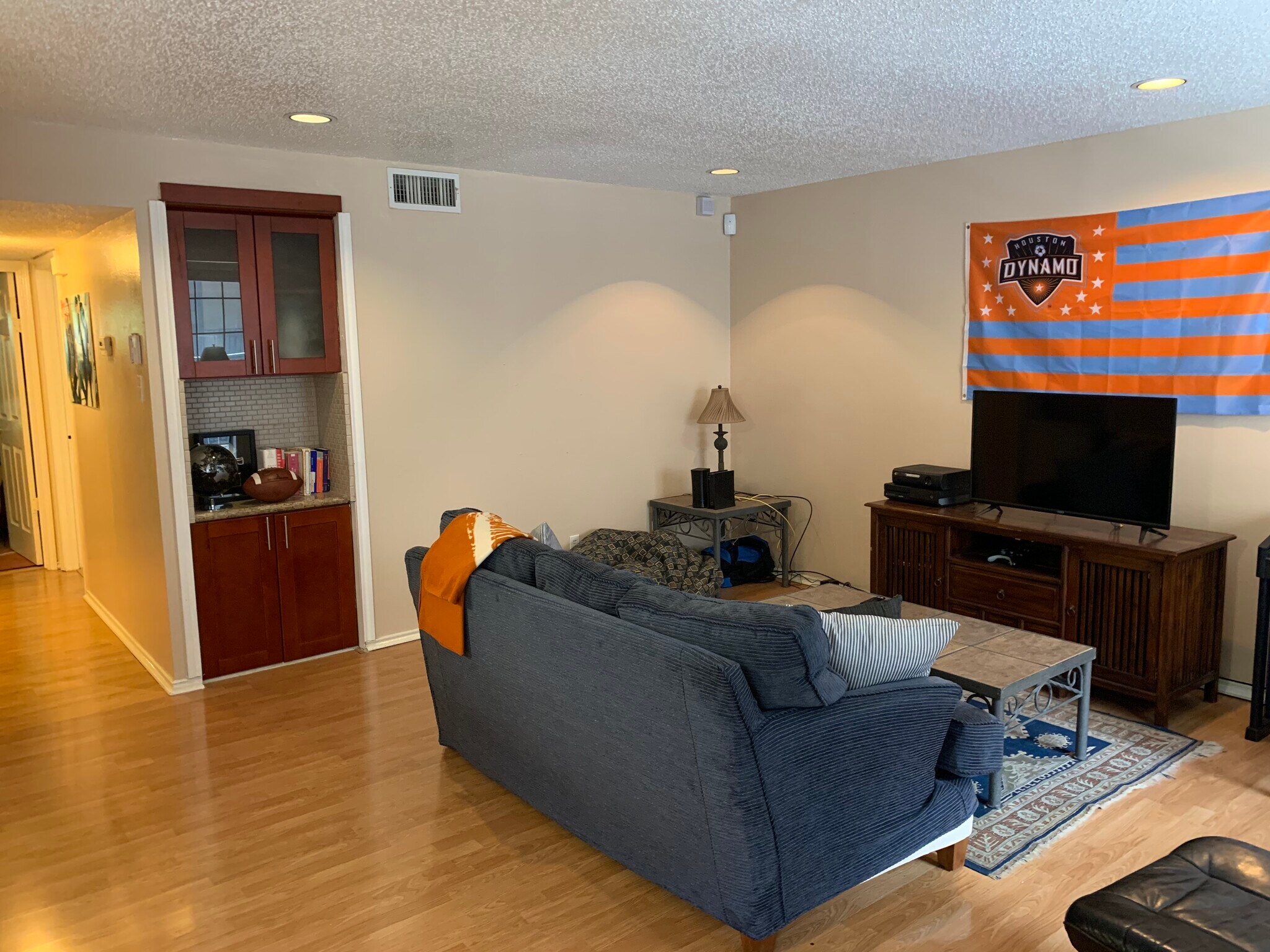 Large Living Area - 2401 Leon St