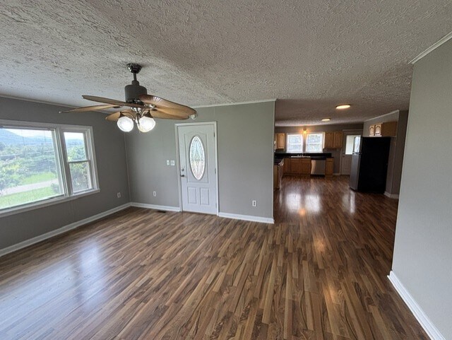 Building Photo - 3785 Sunnydale Rd