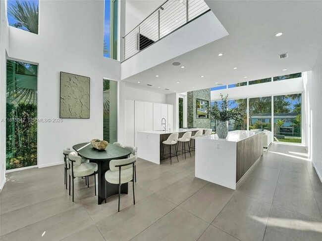 Building Photo - 2217 NE 17th Terrace