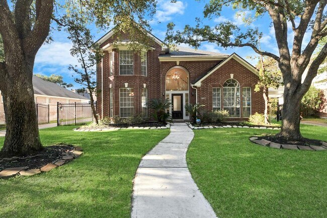 Building Photo - 623 Airybrook Ln