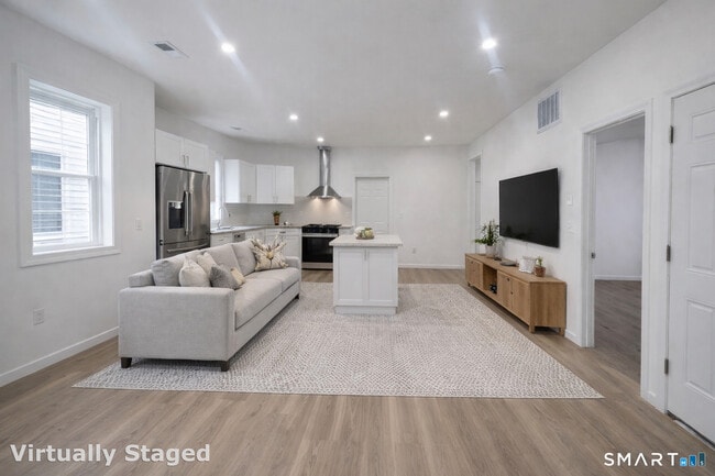 Building Photo - 16 Arch St