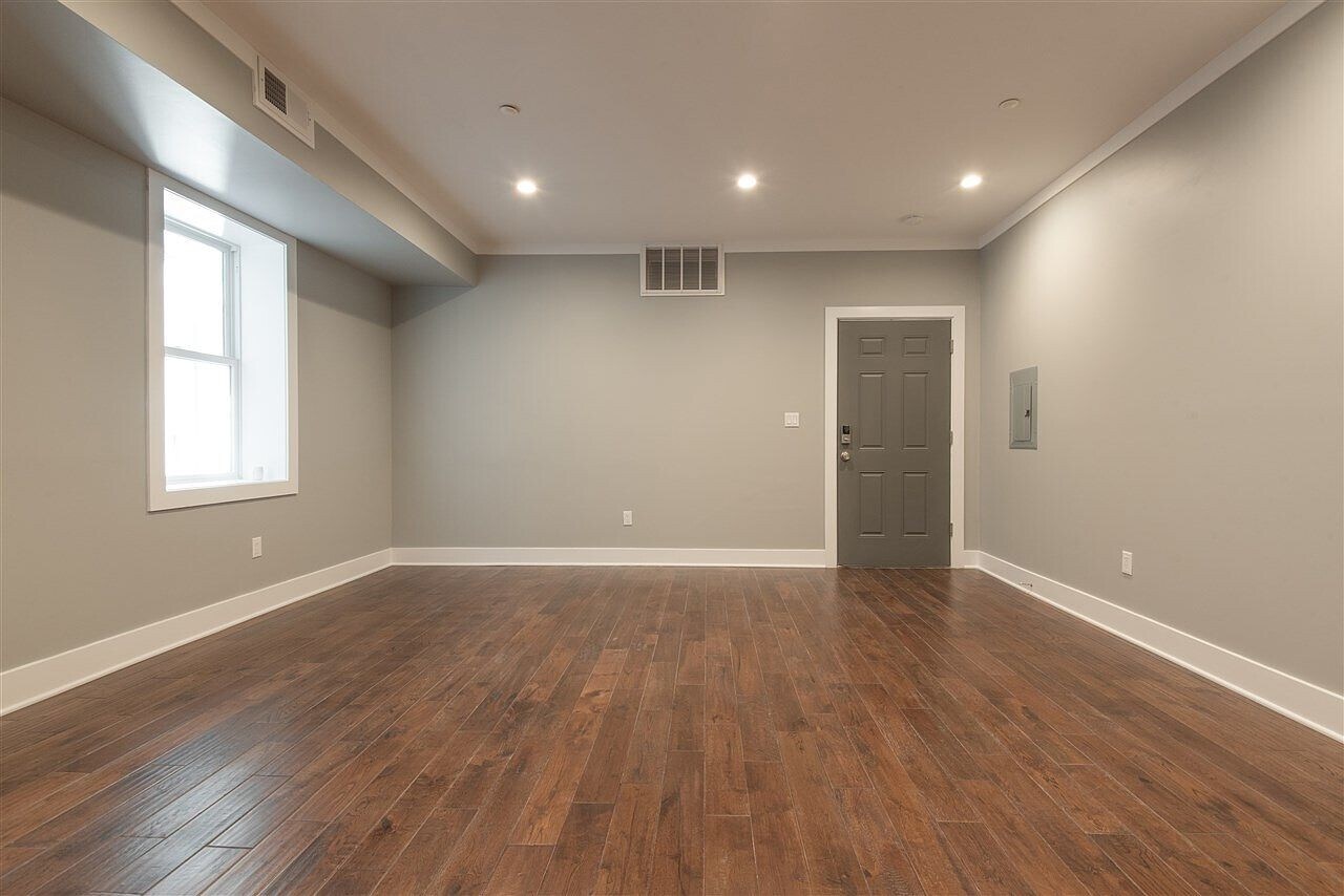 Building Photo - 131 Arlington Ave