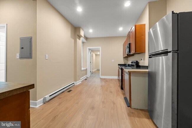 Building Photo - 133 E Mt Airy Ave