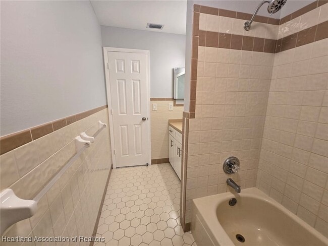Building Photo - 644 Serenade Terrace