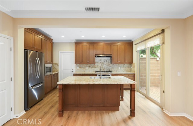 Building Photo - 220 Kempton