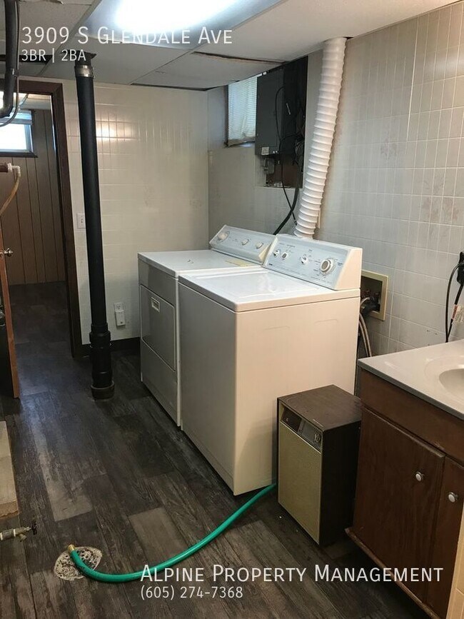 Building Photo - 3 Bed/2 Bath House For Rent!!