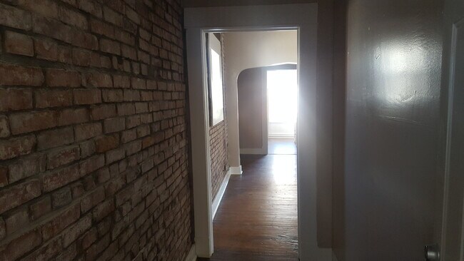 Building Photo - 303 1/2 S Osage