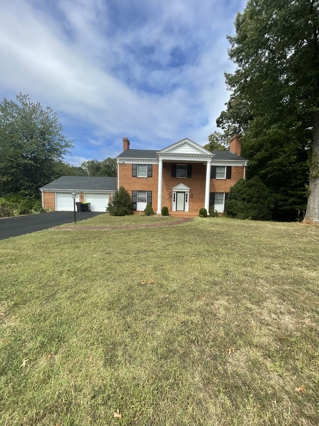 Building Photo - 156 Scottsmill Rd