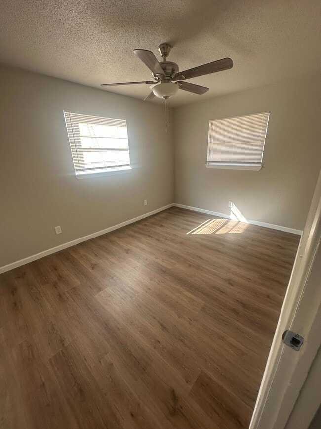 Building Photo - 3414 Kingston Rd