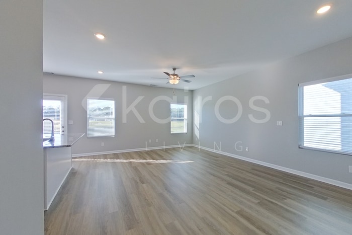 Building Photo - 888 Silent Barge Cv