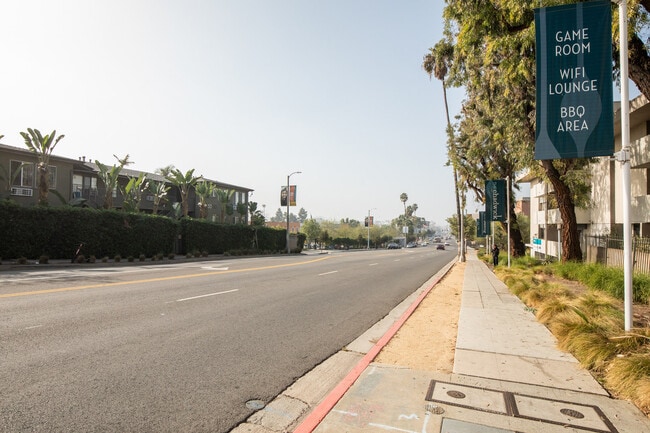 Building Photo - 3333 W 2nd St