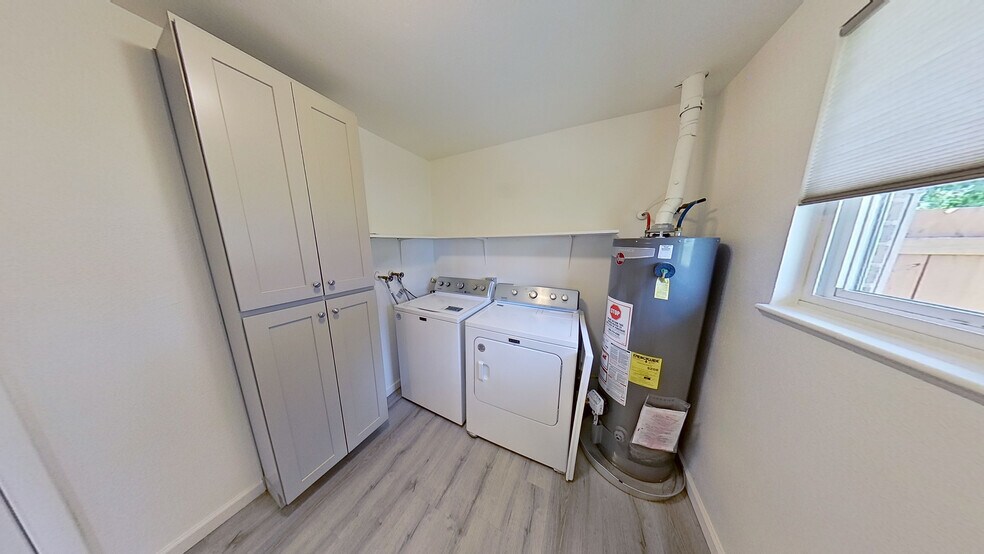 Building Photo - 4675 Holland St