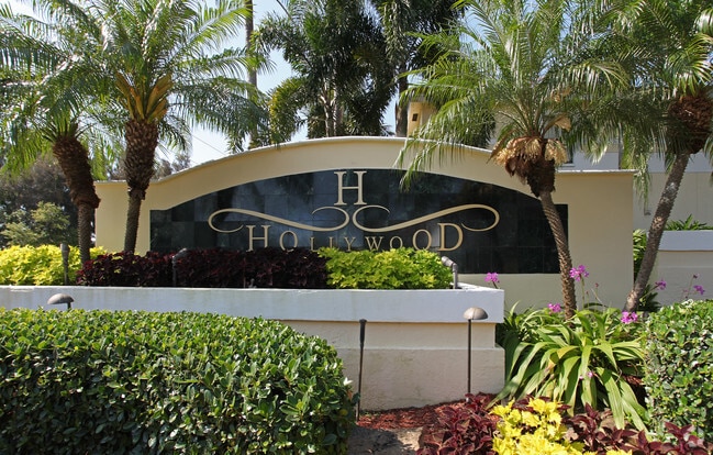 Building Photo - Hollywood Parc