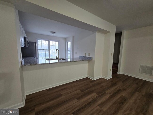 Building Photo - 116 Lowber St