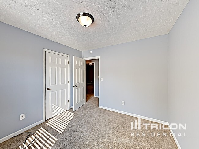 Building Photo - 180 Iris Glen Dallas GA