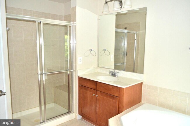 Building Photo - 12213 Silver Cypress Terrace