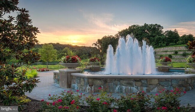 Building Photo - 8201 River Rd