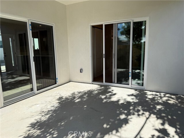 Building Photo - 1072 N Vinedo Ave