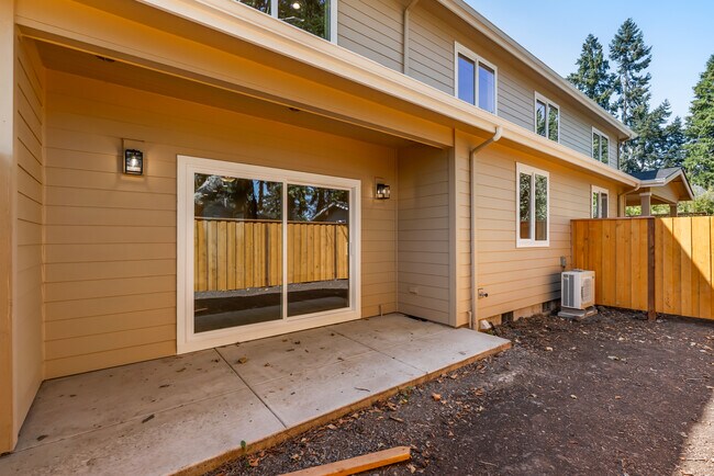 Building Photo - 2278 Sandy Dr