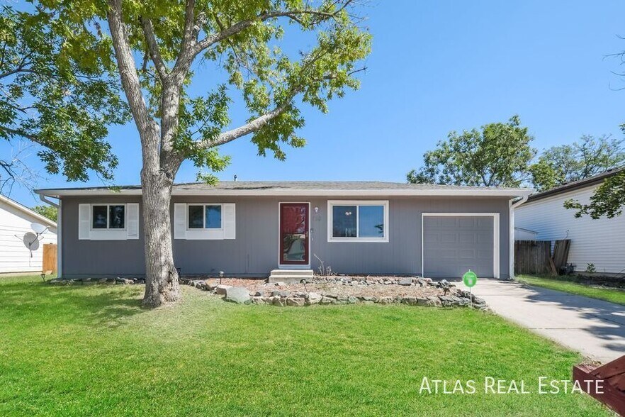 Primary Photo - 730 S Oakland St