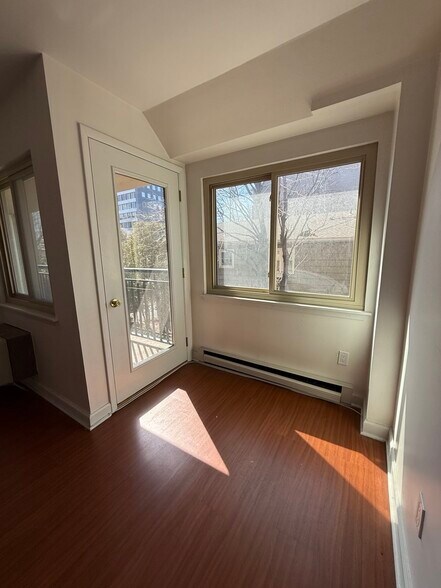 Building Photo - 104 North St