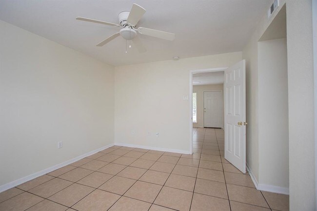 Building Photo - 3702 Flora St