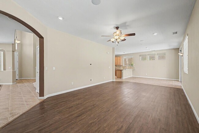 Building Photo - 472 W Pelican Dr