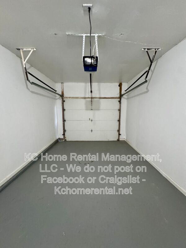 Building Photo - 9817 W 83rd Terrace