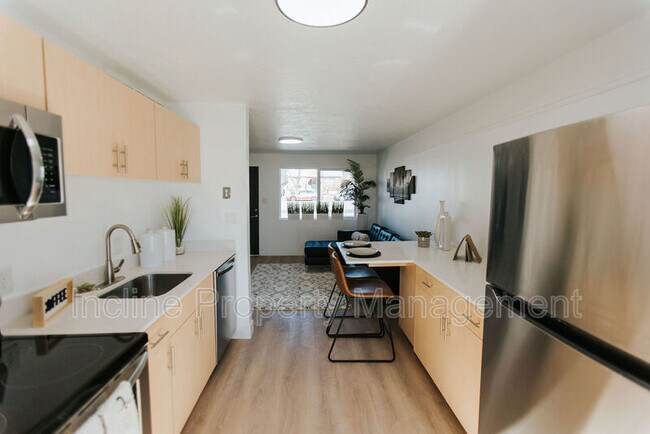 Building Photo - 425 S 600 W
