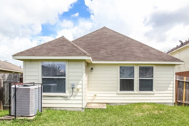 Building Photo - 14210 Noahs Landing Ln
