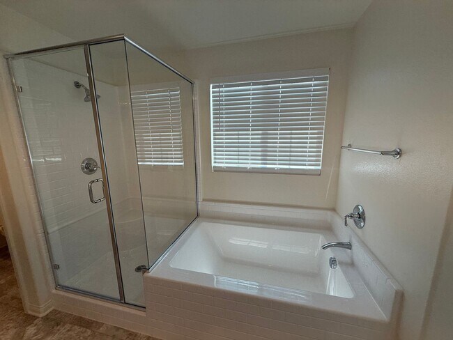 Building Photo - Victorville- New Richmond Home, 3 bedrooms...