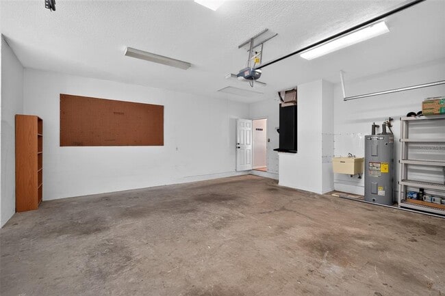 Building Photo - 1850 Sandy Knoll Cir N