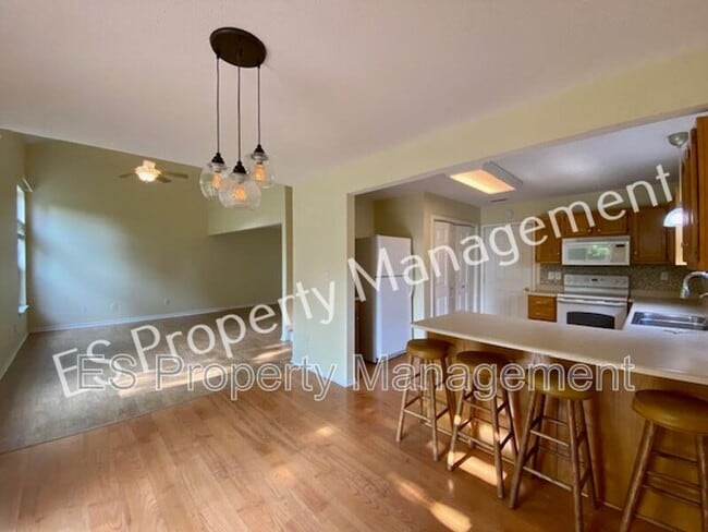 Building Photo - 7310 Parklake Pl