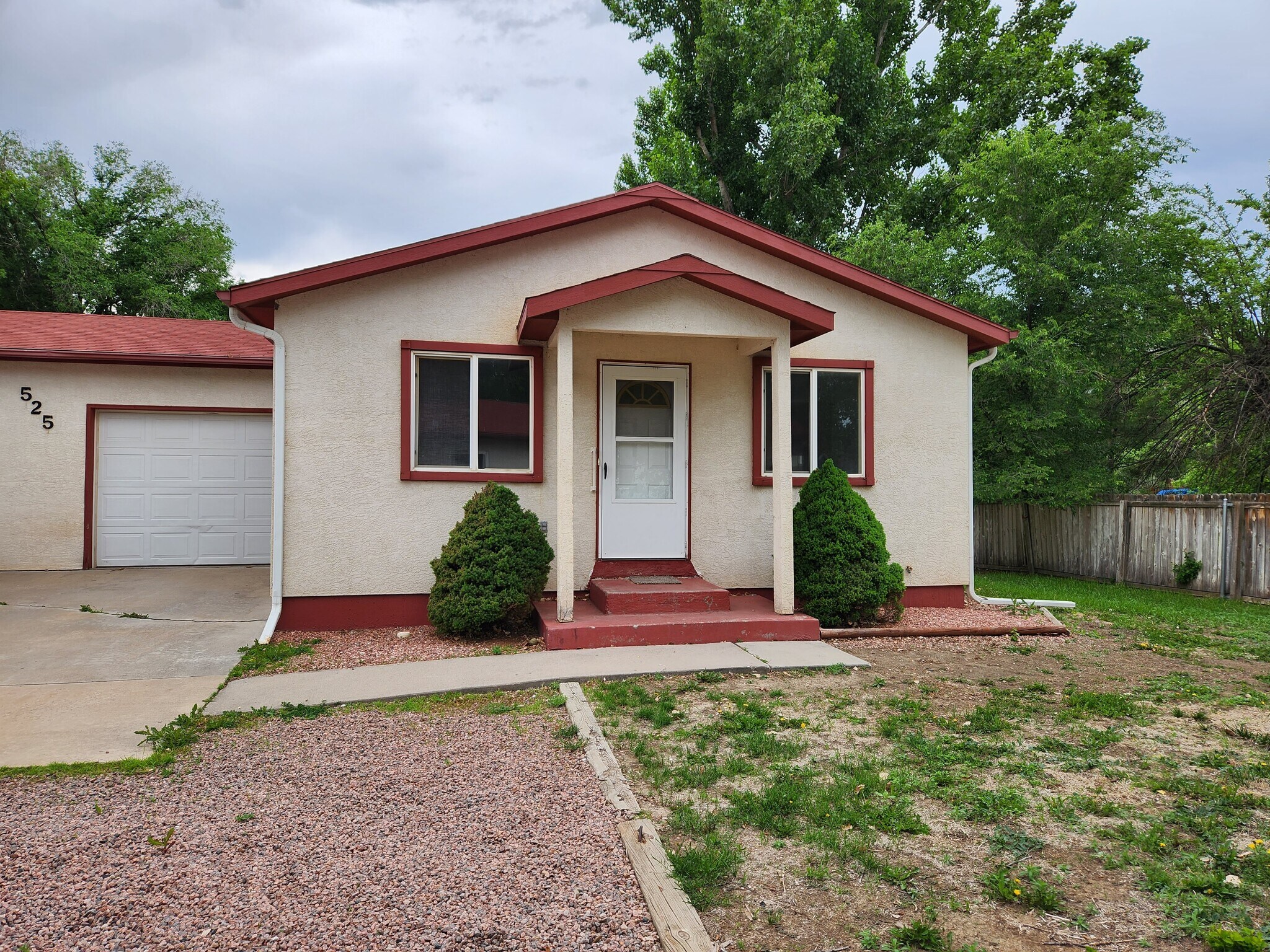 Unit B - 525 N Diamond Ave