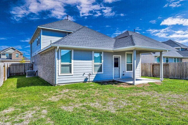 Building Photo - 31319 Whitfield Ct