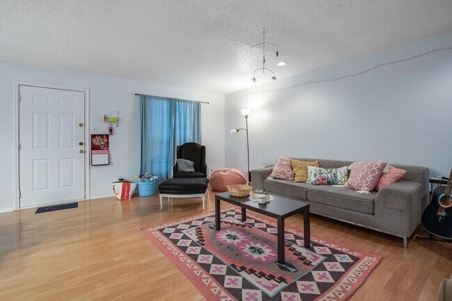 Building Photo - 2401 Leon St