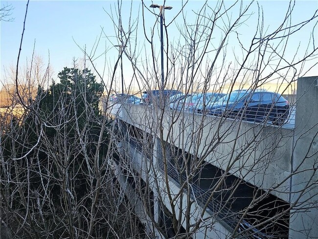 Building Photo - 870 Mayson Turner Rd NW