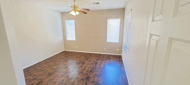 Building Photo - 1414 E Bautista Rd