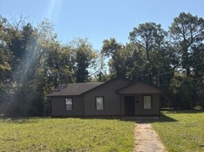 Building Photo - 3879 Southmont Dr