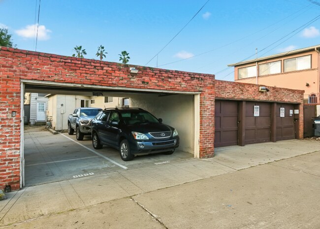 Building Photo - 1 BLOCK TO THE BEACH! COMPLETELY REMODELED 2BD/2BA OCEAN BEACH UNIT WITH TANDEM PARKING! $4,795/MO