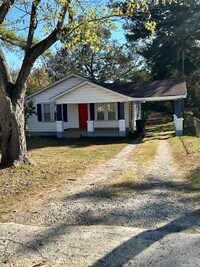 Building Photo - 305 Mountain View Dr NW