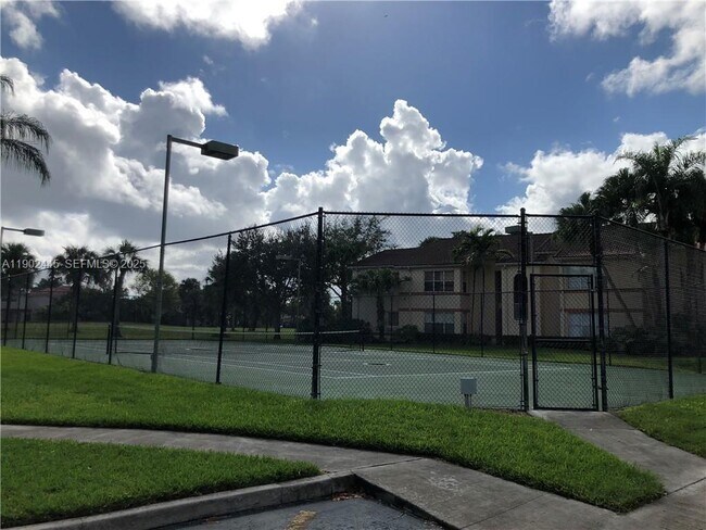 Building Photo - 3470 Pinewalk Dr N